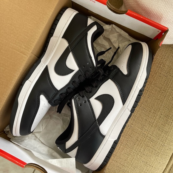 Nike Dunk Low Retro Black White Panda - Picture 2 of 7